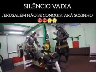 Mano alguem sabe o nome da música?