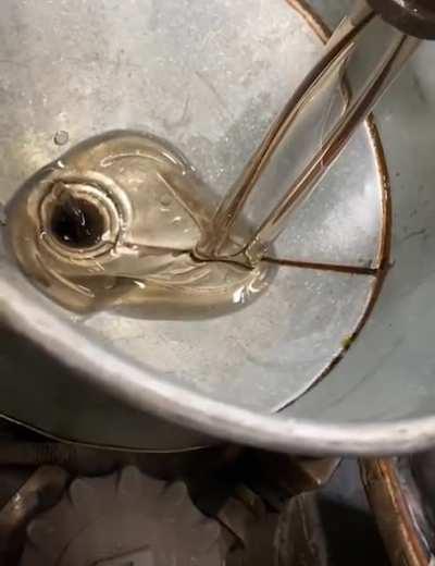 Ламинарное течение масла