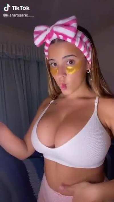 Quien quiera intercambiar tiktoks de buenardas como kiararosario y otras envíen mensaje privado