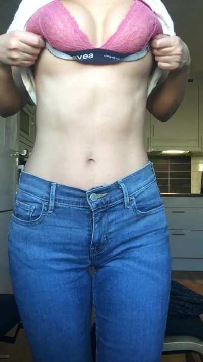 Gifs or pictures, which do you prefer?