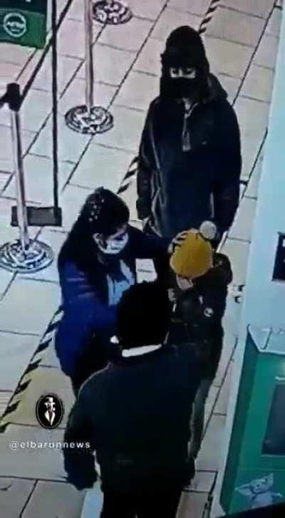 Deje le tomo la temperatura a la niña