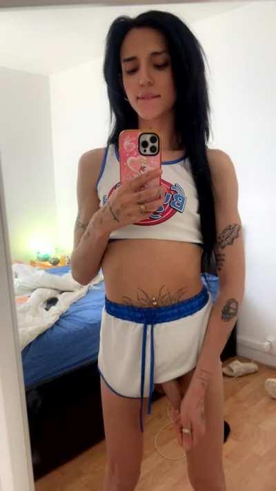 Wanna play with my tail ? 🐇