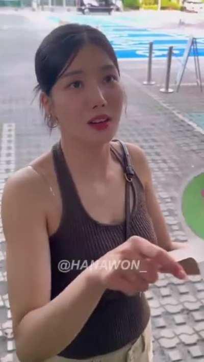 Kwon Eunbi fan service