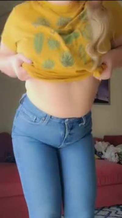 Let me show you why soft mom bods are superior 😉