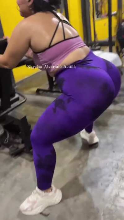 Thicc Latina Gym Milf