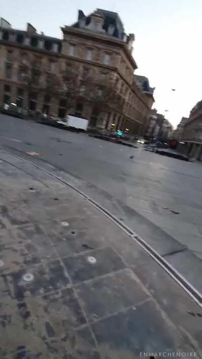 Risky double blowjob in the middle of the street (oc)