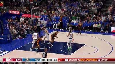 [Highlight] Dejounte hits a clutch three late in the game