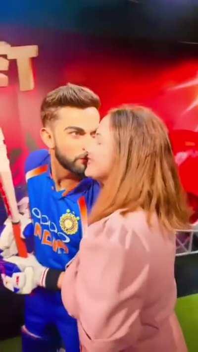 Okay Guys,where is Smriti mandhana vax statue