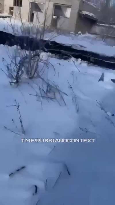 A Russian in the Tokmak area (more than 20 km from the front) films up close how a Ukrainian FPV first circles over a hangar and then flies into his tank.