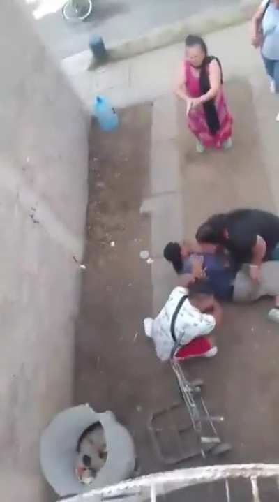 Mexican Karen Goes Postal Over Property Dispute (Violence)