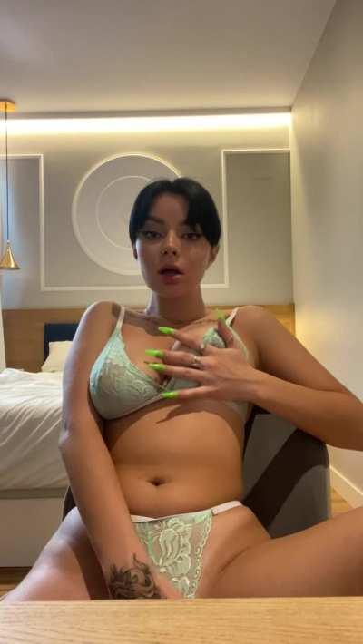 I just want u to take care of my titties