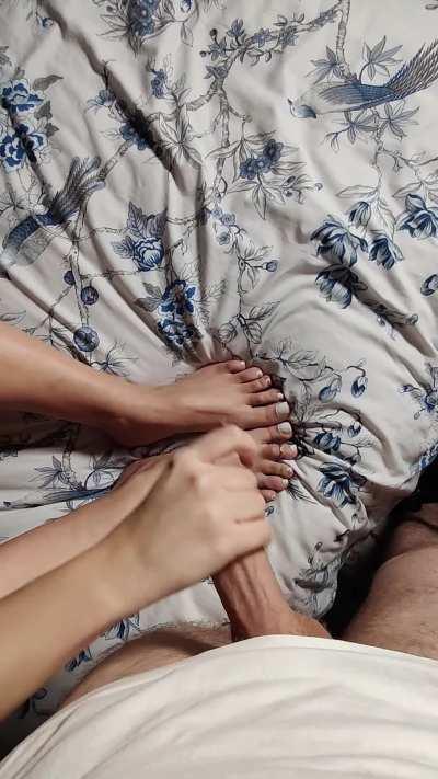 My hands doing what they do best 😌