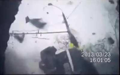 Russia: Minivan hits 2 cars