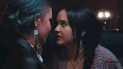 Mary Galloway & Kaitlyn Yott (Querencia - s01e04)