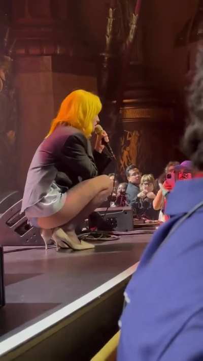Hayley performing “Kill Me”
