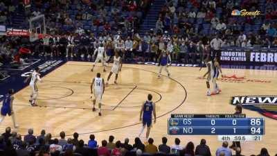 [Highlight] Poole hits a three from the logo