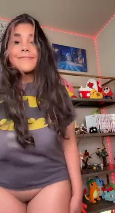 Say hi if you’d come to my nudes💦