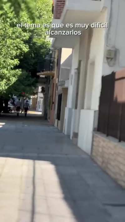 Un hombre intentó seguir a dos mormones para ver a donde vivían