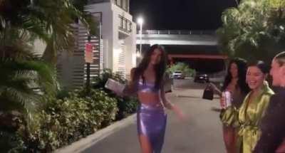 Yovannas friends showing her off (@yoventura)