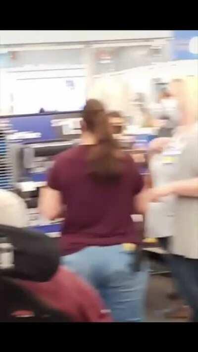 Walmart shopper screams at an anti-masker across the isles for not wearing a mask