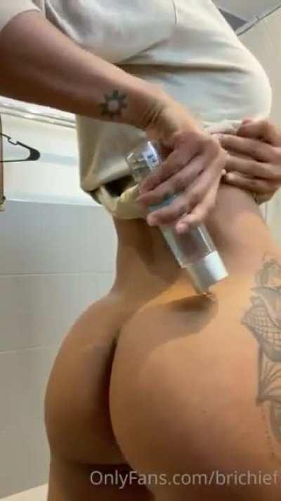 Bri chief Twerking with no panties