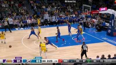 [Highlight] Russell Westbrook's 10 turnovers: 8 bad passes, 1 over and back violation, and 1 stepping out of bounds.