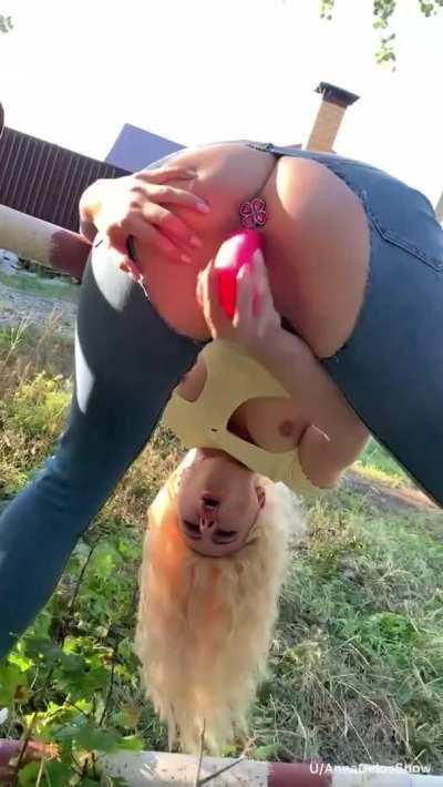 I like to masturbate outdoors , even if near the house