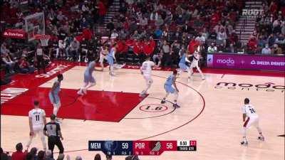 [Highlight] Dame has to heave it up to beat the shot clock and somehow gets it to go