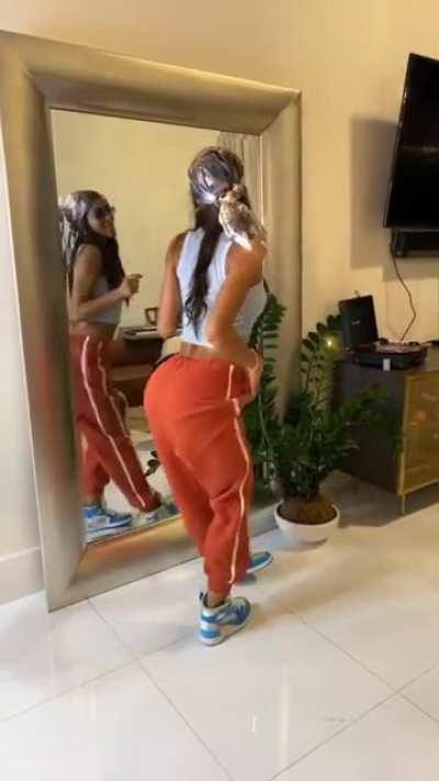 IGTV video from yesterday 🍑