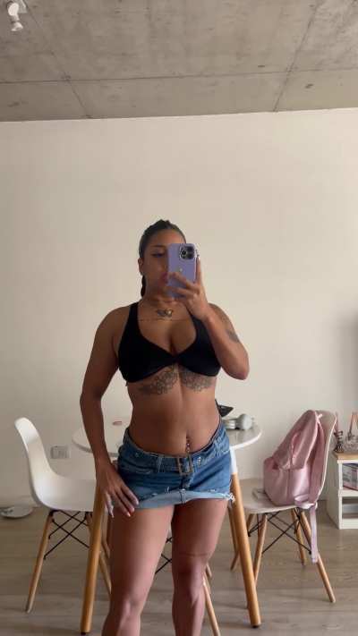 Do u want to see me undres? 🙈 CHECK THE LINK BELOW