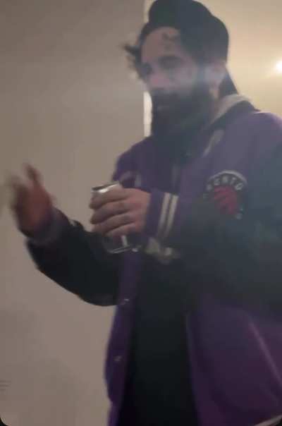 🇫🇷 + 🍁 + 😵‍💫 = 🎶🎵