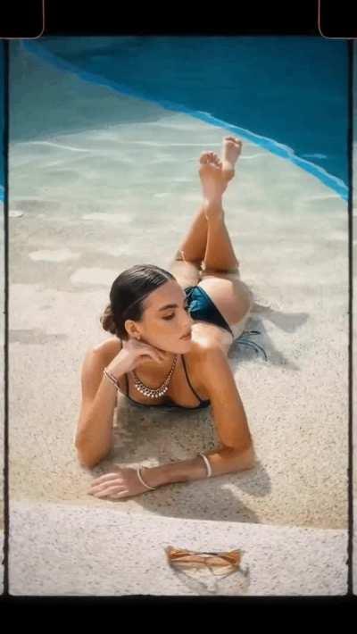 Posing for @esalillyphotographer