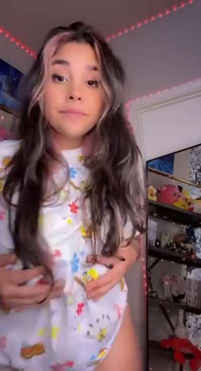 I heard you might like a horny Venezuelan for dinner💦