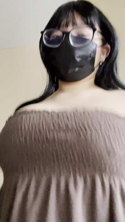 I love distracting older men with my big boobs