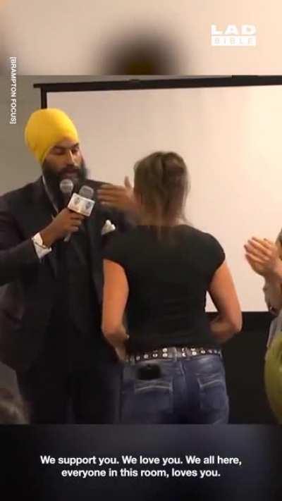 Sikh Canadian political leader perfectly handles Islamophobic heckler.