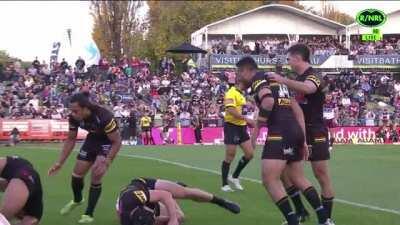 Panthers flawless try celebration