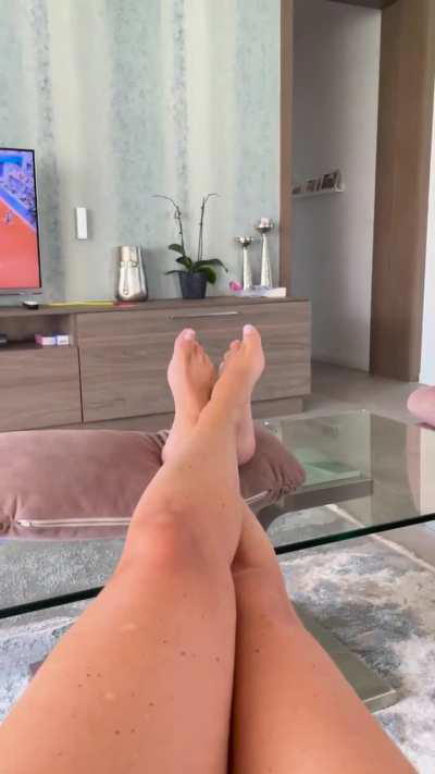 Watching the Olimpia 🔥👸🏻