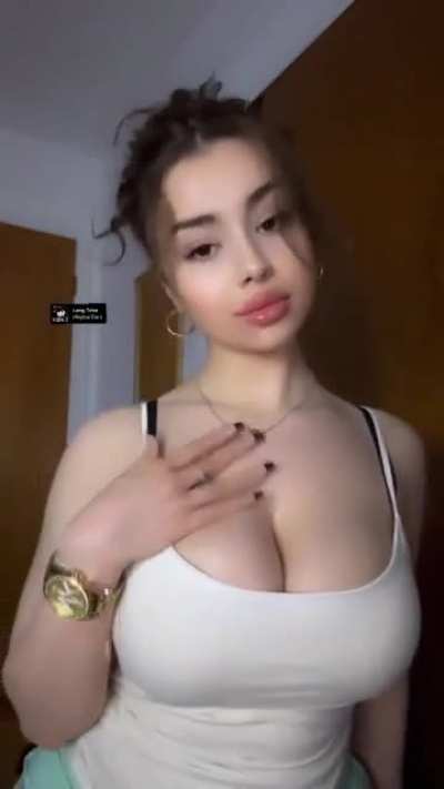 (Anaxdi) She needs a load on her face and tits 🤤