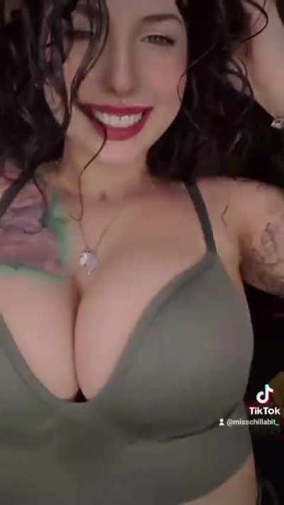 Bouncy @misschillabit_