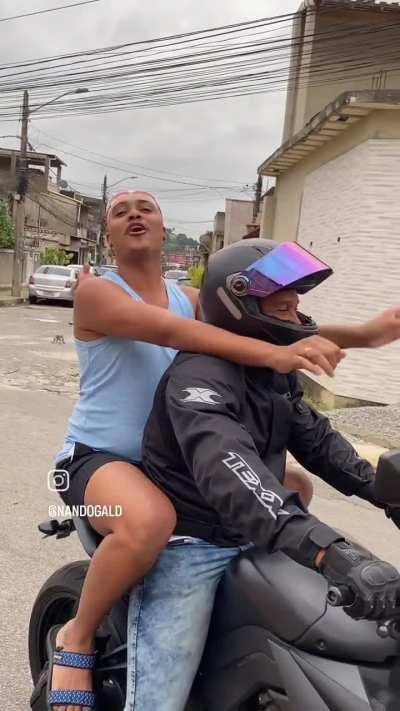 Confesso que no começo me assustou.