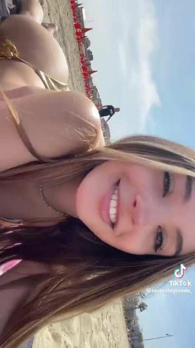 Lucrezia da scopare in spiaggia 