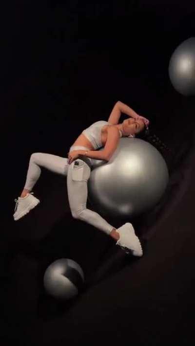 Exercise Ball Shoot BTS