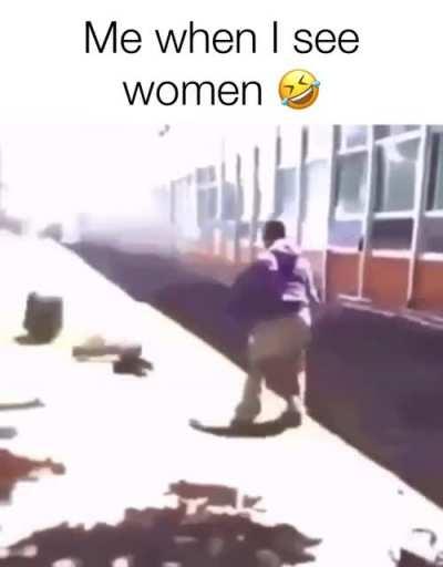 When the woman is sus 😂😭😆