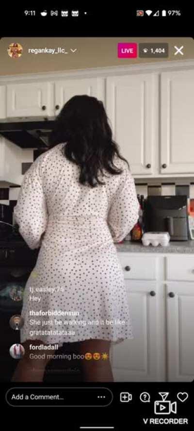 She was making it clap