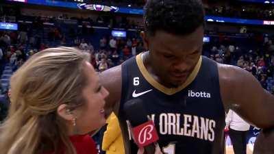 [Highlight] Zion's teammates show him love after dropping a career-high 43 points and goes onto say that Coach Willie 'didn't call me out, he called me up'