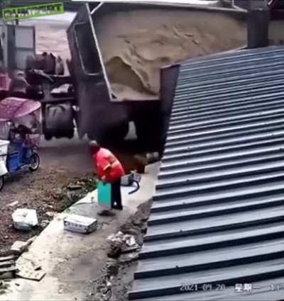 Песок заказывали?