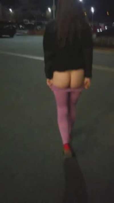 I love showing my ass