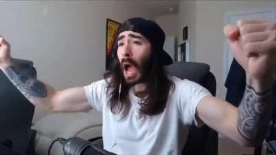 Top lane mains when they get their first gank after 5 years.