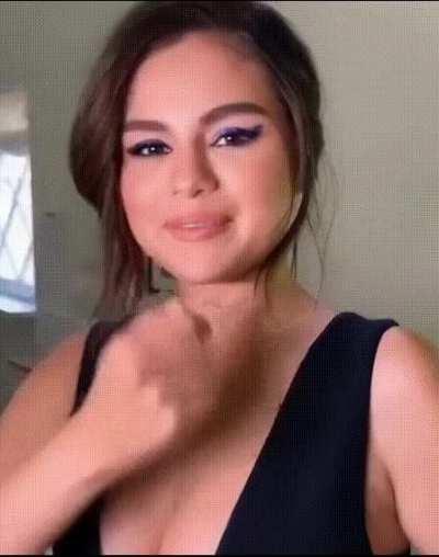 During your interview with Selena Gomez, she starts to give you a JOI while acting all bratty. She demands that you call her 