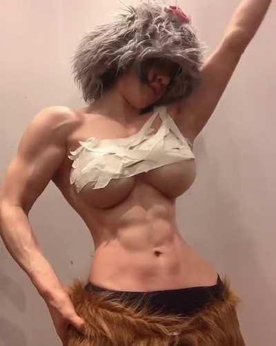 Busty Chinese barbarian cosplay